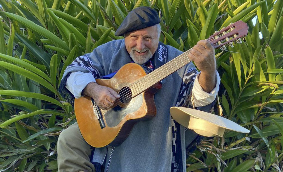 Oswaldo Montenegro, Gaúcho da Fronteira e "Eterno Feminino" no MON marcam agenda cultural