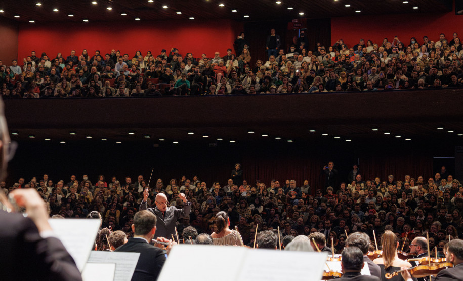 Claudia Raia, exposição latina no MIS e literatura paranaense estão na agenda cultural