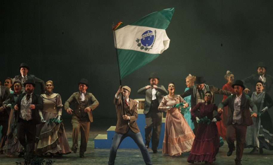 Apoiado pelo Estado, Festival Folclórico e de Etnias do Paraná une cultura e turismo