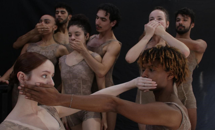 Teatro José Maria Santos recebe três peças gratuitas da Curitiba Cia. de Dança