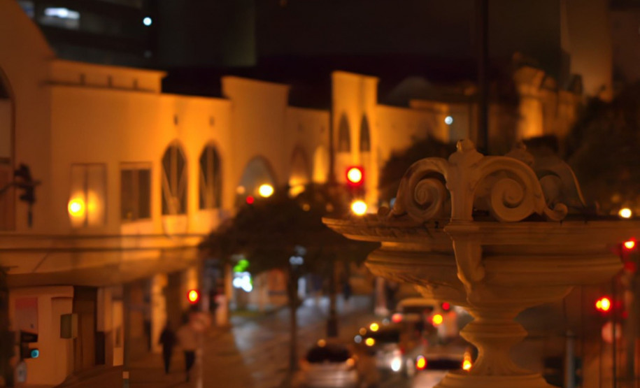 Agenda de junho do MIS-PR tem visita guiada noturna, Mazzaropi e a mostra "Desse lado do muro"