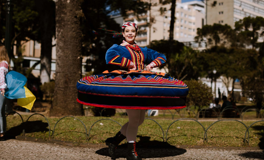 Apoiado pelo Estado, Festival Folclórico e de Etnias do Paraná une cultura e turismo
