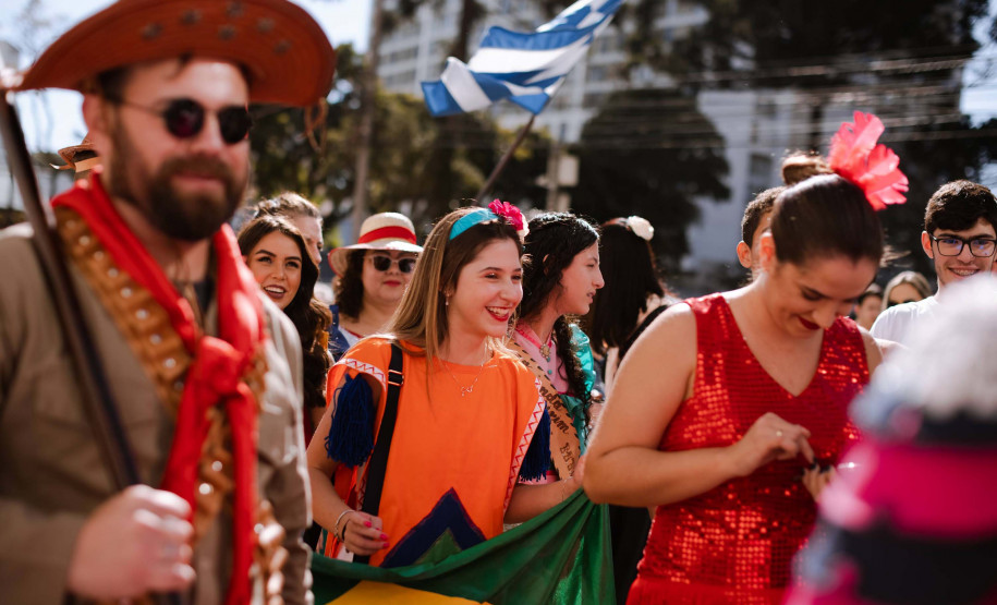 Apoiado pelo Estado, Festival Folclórico e de Etnias do Paraná une cultura e turismo