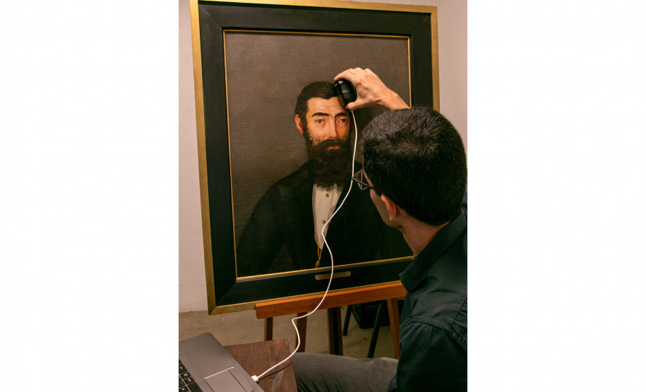 MUPA e Laboratório de Física Nuclear Aplicada da UEL analisam obras de Iria Correa