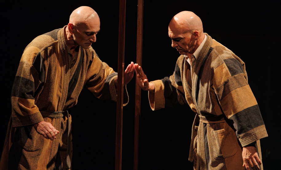 Estreia de espetáculo do G2 Cia. de Dança lota teatro e emociona o público