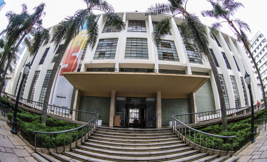 100 anos de Dalton Trevisan e oficinas: veja a agenda de junho da Biblioteca Pública