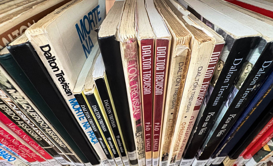 Escritor do Paraná apresenta Dalton Trevisan sem folclores e Curitiba imaginária em biografia