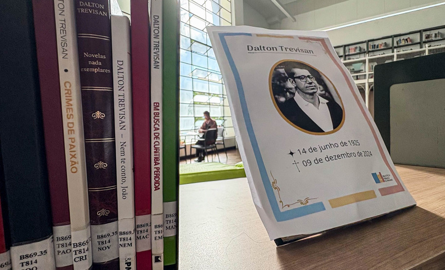 Escritor do Paraná apresenta Dalton Trevisan sem folclores e Curitiba imaginária em biografia