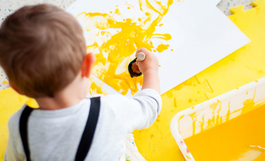 “Do que são feitas as nuvens?”: MON Primeiros Passos promove oficina para bebês de 2 a 3 anos Foto: Jacqueline Prado_/MON