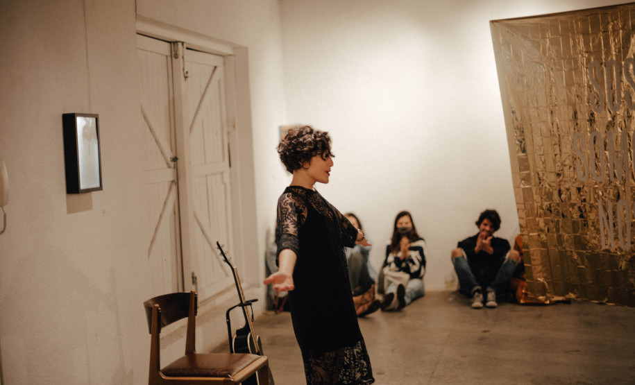 MAC Paraná promove oficina sobre criação musical coletiva ministrada por psicóloga