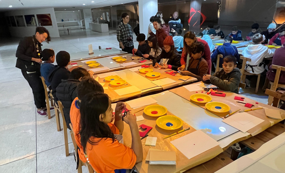 Edição gratuita: Museu Oscar Niemeyer promove “Uma Noite no MON” para alunos de Curitiba