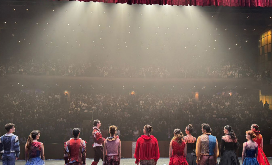 Balé Teatro Guaíra lota Palácio das Artes, em BH, com “Romeu e Julieta” contemporâneo