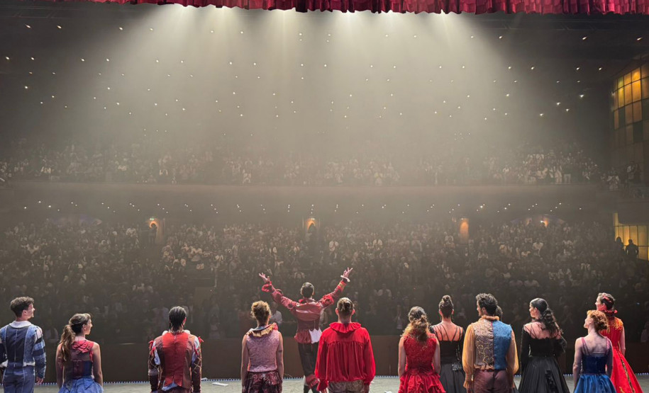 Balé Teatro Guaíra lota Palácio das Artes, em BH, com “Romeu e Julieta” contemporâneo