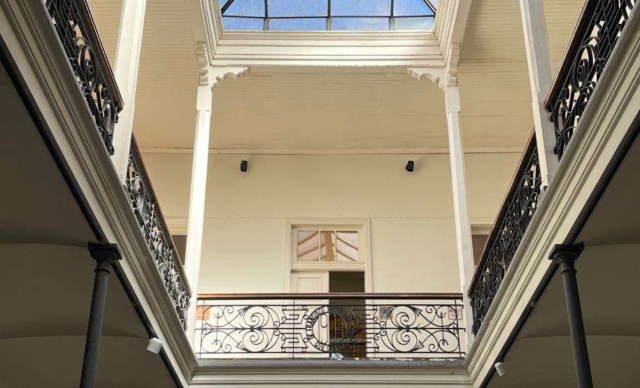 Concepção e projeto da Medalha de Mérito Cultural