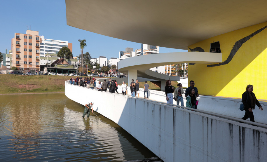 Visitação no Museu Oscar Niemeyer | MON nesta quarta-feira (23), em Curitiba