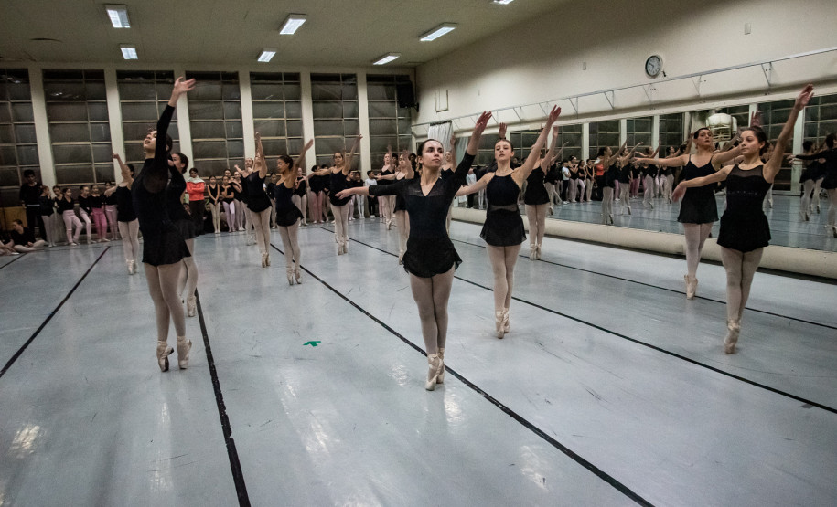 ALGO/RITMO: estreia no fim de semana o novo espetáculo da Escola de Dança Teatro Guaíra