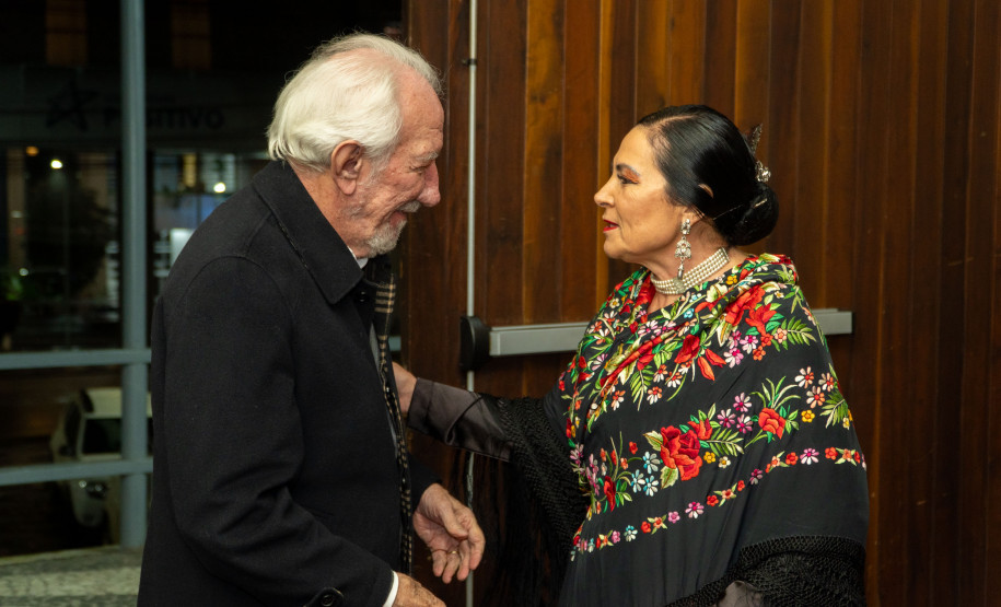 Piana participa da abertura do 63º Festival Folclórico de Etnias, que reúne 2 mil artistas