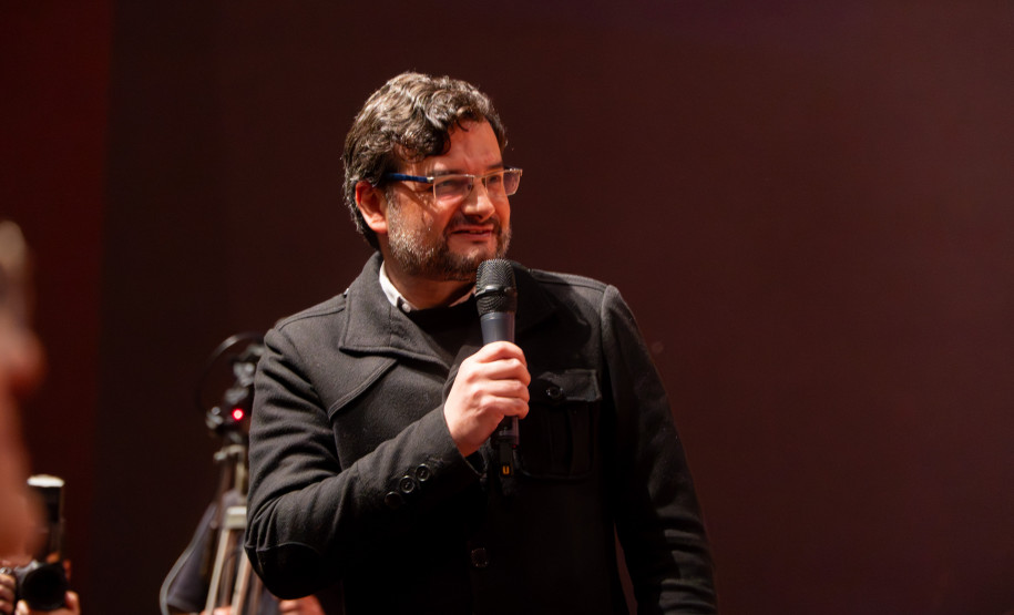 Piana participa da abertura do 63º Festival Folclórico de Etnias, que reúne 2 mil artistas