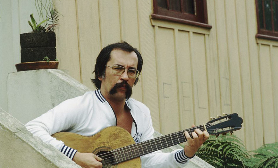 Um bigode que não sai de moda: conheça a obra de Paulo Leminski, homenageado da Flip