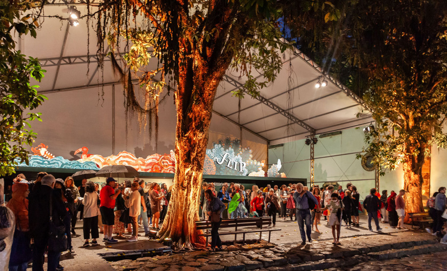 Biblioteca Pública estreia na Flip no ano em que a literatura do Paraná é destaque nacional