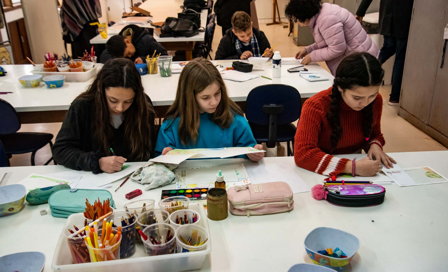 Centro Juvenil de Artes Plásticas divulga vagas remanescentes para o 2.º semestre