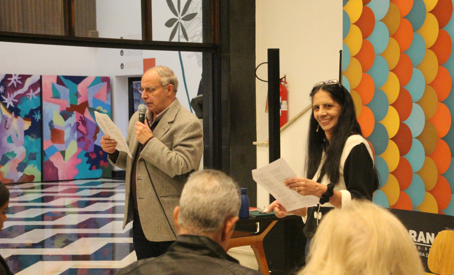 Biblioteca Pública do Paraná (BPP) - Oficina Permanente de Poesia Oficina de poesia coordenada por Lilia Souza, da Academia Paranaense da Poesia.