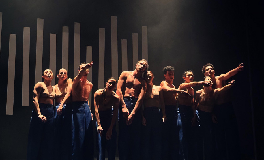 Balé Teatro Guaíra lota apresentações em Jacarezinho e emociona público do 20º EnCena