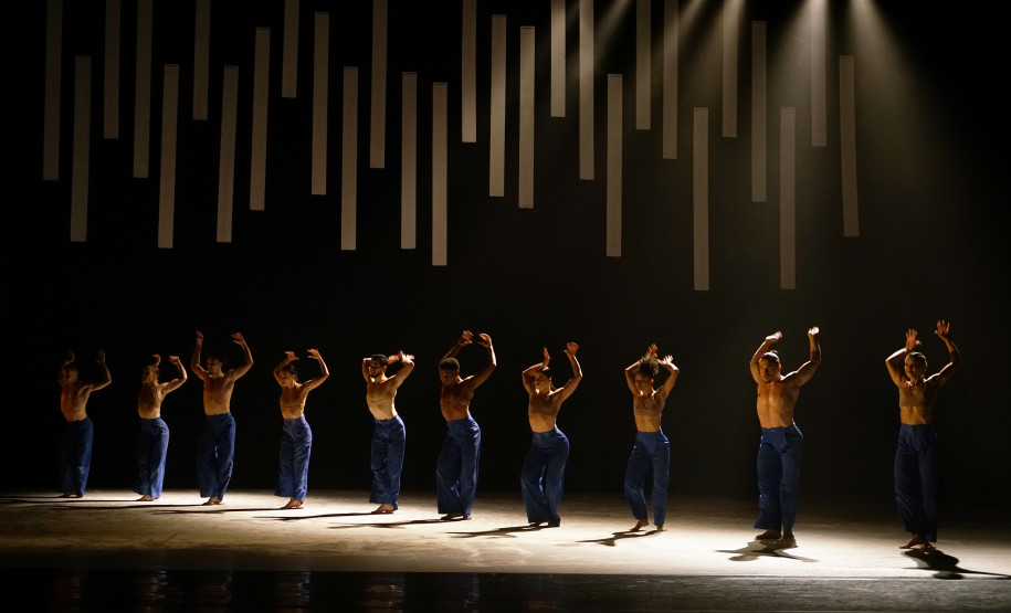 Balé Teatro Guaíra conquista sua primeira indicação nacional ao Prêmio APCA - Fotos do espetáculo "Gregor - Uma Odisséia Patética"