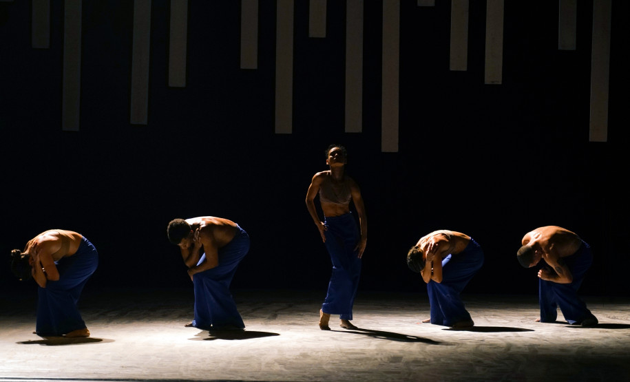 Balé Teatro Guaíra conquista sua primeira indicação nacional ao Prêmio APCA - Fotos do espetáculo "Gregor - Uma Odisséia Patética"