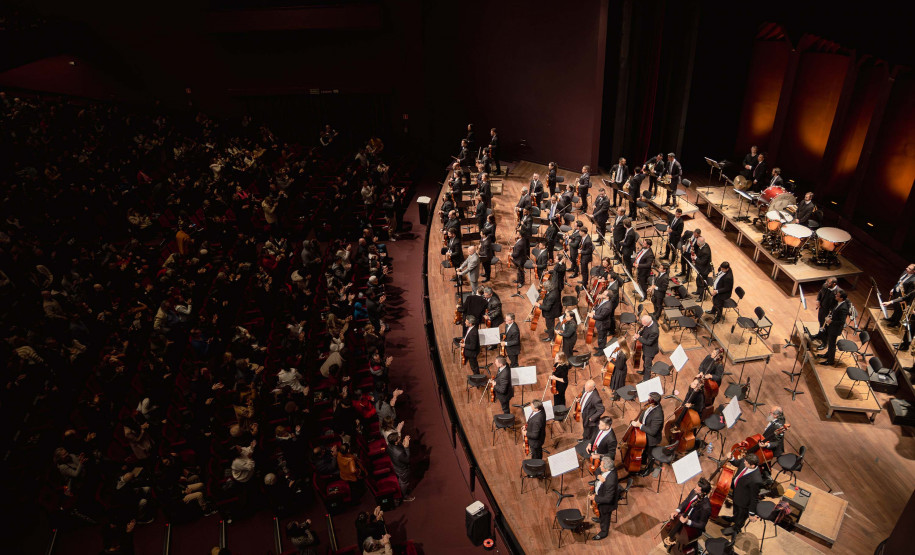 Centro Cultural Teatro Guaíra - Auditório Bento Munhoz da Rocha Neto (Guairão) - Concerto da Orquestra Sinfônica do Paraná – A Orquestra Sinfônica do Paraná volta ao palco do Auditório Bento Munhoz da Rocha Neto (Guairão) neste domingo (24), às 10h30, para mais um concerto. Sob a regência do maestro titular e diretor musical, Roberto Tibiriçá, a apresentação contará com a participação do pianista português Bernardo Santos como solista convidado