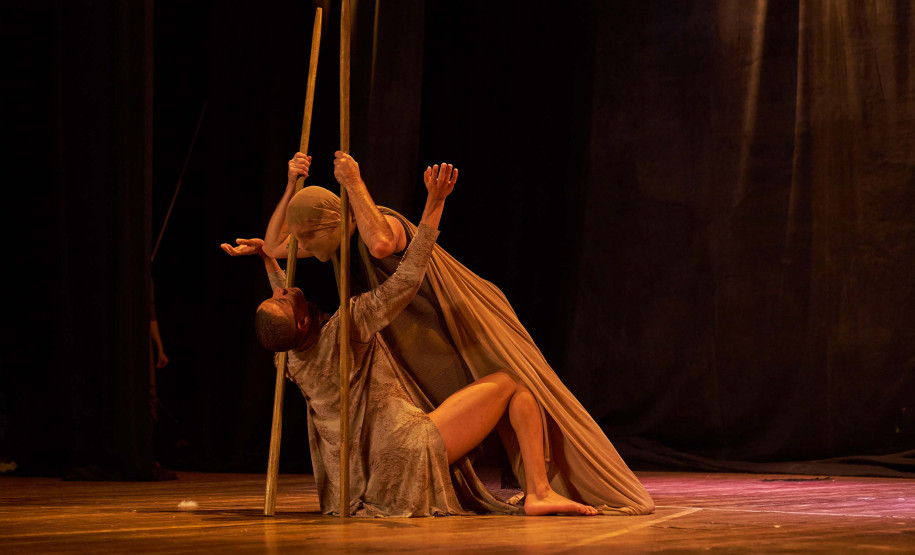 Centro Cultural Teatro Guaíra -  Auditório Salvador de Ferrante (Guairinha) Corpo Seco – A EF Jazz Company apresenta, nos dias 16 e 17 de agosto (sábado e domingo), o espetáculo de dança "Corpo Seco" no Auditório Salvador de Ferrante (Guairinha).