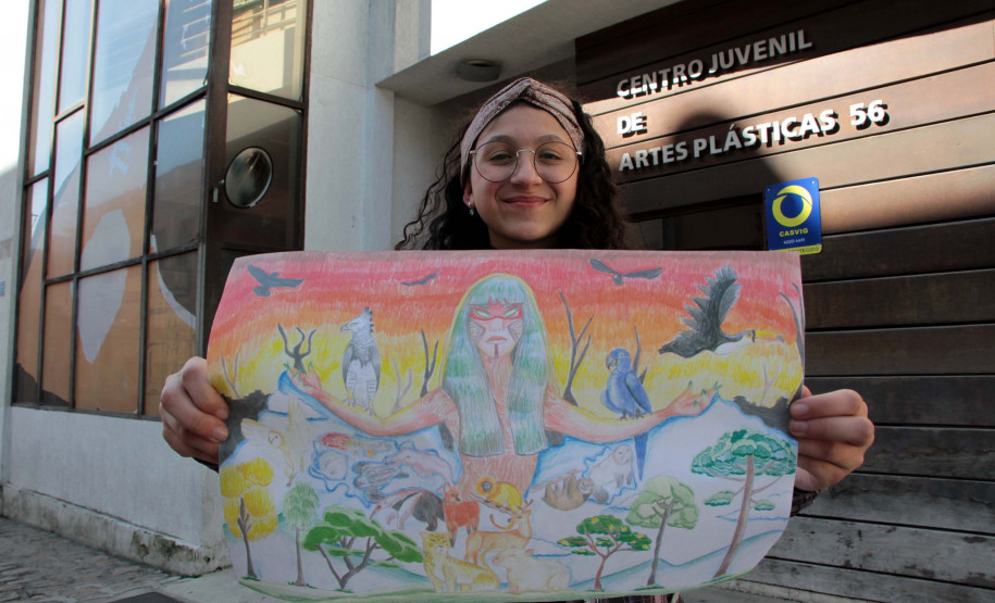 Aluna do Centro Juvenil de Artes Plásticas ganha premiação de desenho sobre meio ambiente