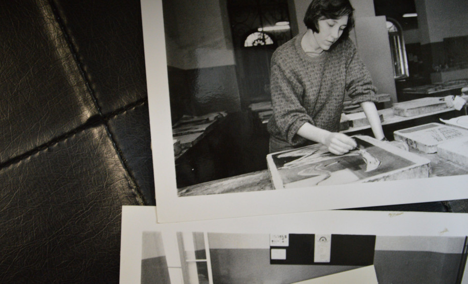 Ocupação Mulheres Arquivadas, projeto de práticas de pesquisa, mediação e curadoria voltado à reflexão de trabalhos de mulheres que atuam no campo da arte contemporânea no Paraná.