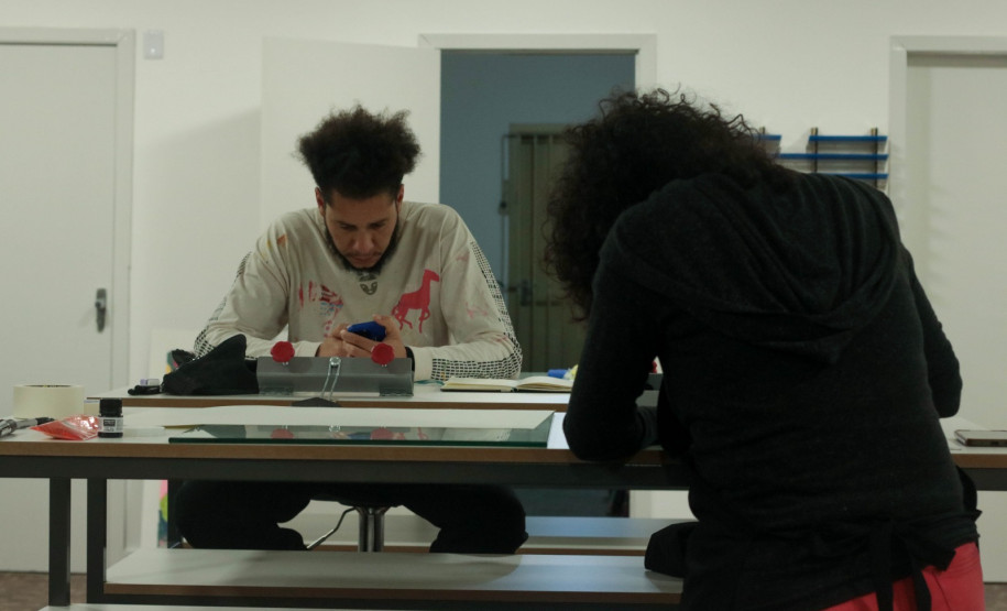 Com apoio do Profice, Plataforma Estopim promove visitas guiadas a ateliês e livrarias na região central de Curitiba