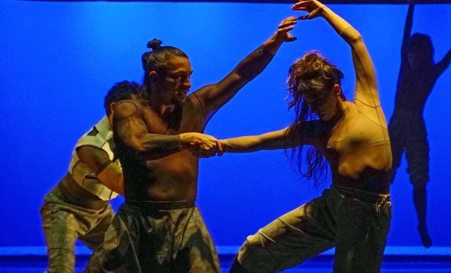 Turnê do Balé Teatro Guaíra leva dança contemporânea a Arapongas e Jacarezinho