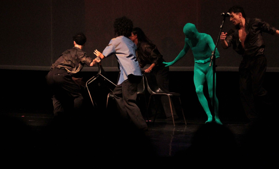 Balé Teatro Guaíra apresenta “Stol” e “V.I.C.A.” no Guairinha