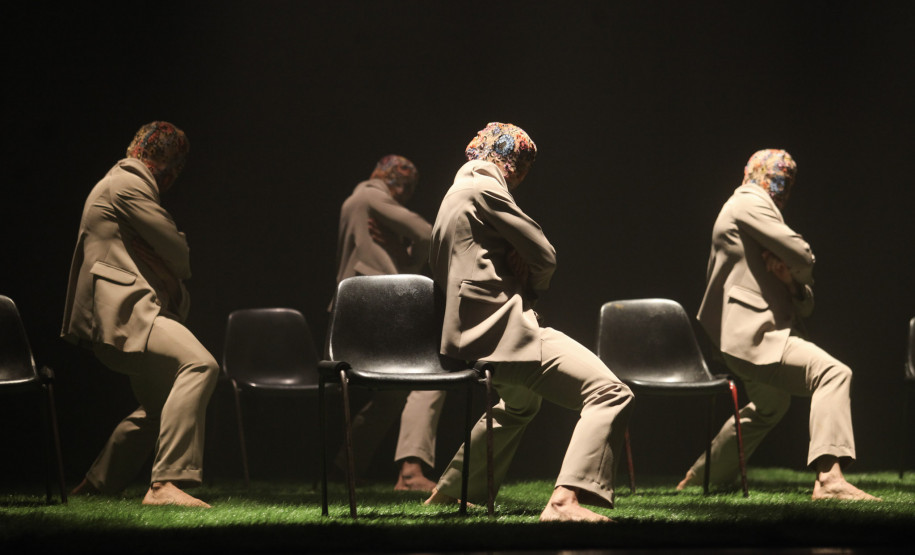 Balé Teatro Guaíra apresenta “Stol” e “V.I.C.A.” no Guairinha