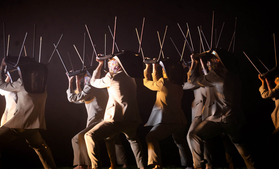 Balé Teatro Guaíra apresenta “Stol” e “V.I.C.A.” no Guairinha