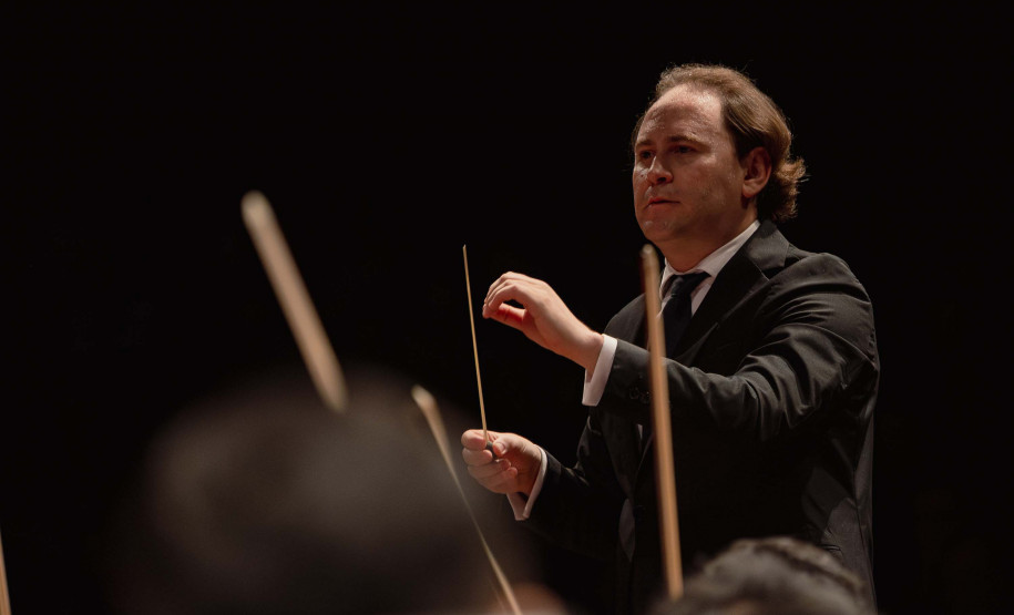 Concerto da Orquestra Sinfônica do Paraná (OSP) em homenagem ao compositor Sergei Prokofiev. Sob a regência do maestro convidado Christian Vásquez, e com participação do solista Guido Sant’Anna, o programa reuniu duas das mais importantes obras do século 20: o Concerto nº 2 para Violino e a Sinfonia nº 5 em Si bemol maior