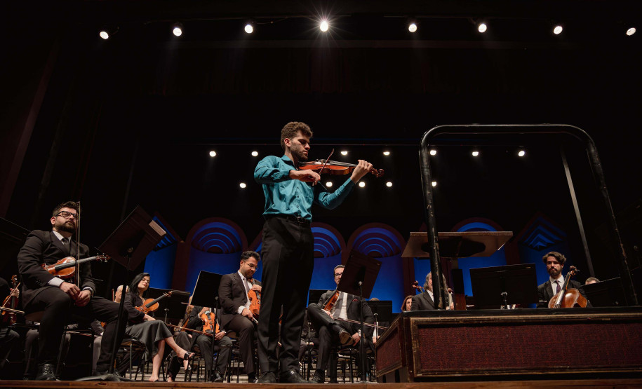 Concerto da Orquestra Sinfônica do Paraná (OSP) em homenagem ao compositor Sergei Prokofiev. Sob a regência do maestro convidado Christian Vásquez, e com participação do solista Guido Sant’Anna, o programa reuniu duas das mais importantes obras do século 20: o Concerto nº 2 para Violino e a Sinfonia nº 5 em Si bemol maior