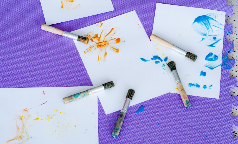 Museu Oscar Niemeyer (MON) - Oficina | Padrões com objetos cotidianos – Tendo como inspiração as obras presentes na exposição “Veemente”, do artista Gabriel de La Mora, o Setor Educativo do MON convida os participantes a criarem padrões com objetos cotidianos e, ao final, fazer colagens e desenhos.