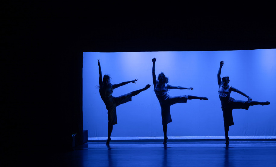 Turnê do Balé Teatro Guaíra leva dança contemporânea a Arapongas e Jacarezinho