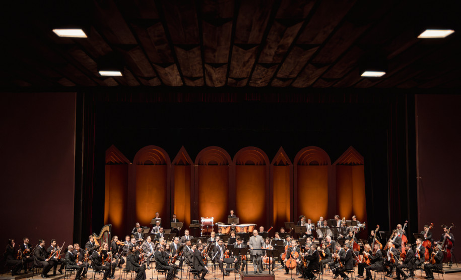Orquestra Sinfônica do Paraná traz obras de Manuel de Falla e Piotr Tchaikovsky ao palco do Guairão neste domingo (24)