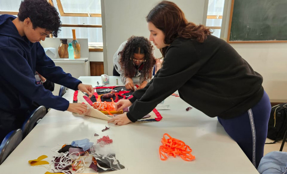 Centro Juvenil de Artes Plásticas ajuda a formar professores em cultura e história