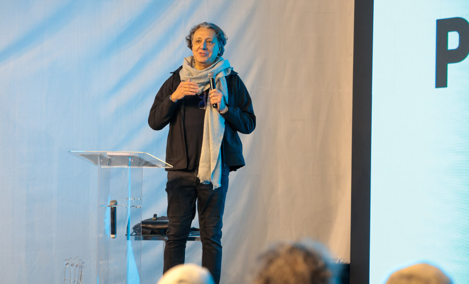 Masterclass com arquiteto Solano Benítez nesta sexta-feira (05) sobre o projeto arquitetônico do Centre Pompidou Paraná, em Foz do Iguaçu. Foto: Geraldo Bubniak/AEN