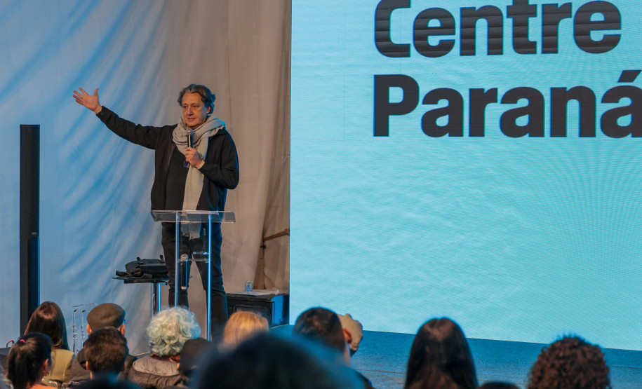 Masterclass com arquiteto Solano Benítez nesta sexta-feira (05) sobre o projeto arquitetônico do Centre Pompidou Paraná, em Foz do Iguaçu. Foto: Geraldo Bubniak/AEN