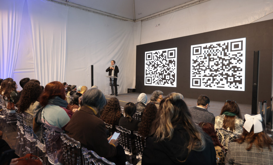 Masterclass com arquiteto Solano Benítez nesta sexta-feira (05) sobre o projeto arquitetônico do Centre Pompidou Paraná, em Foz do Iguaçu. Foto: Geraldo Bubniak/AEN