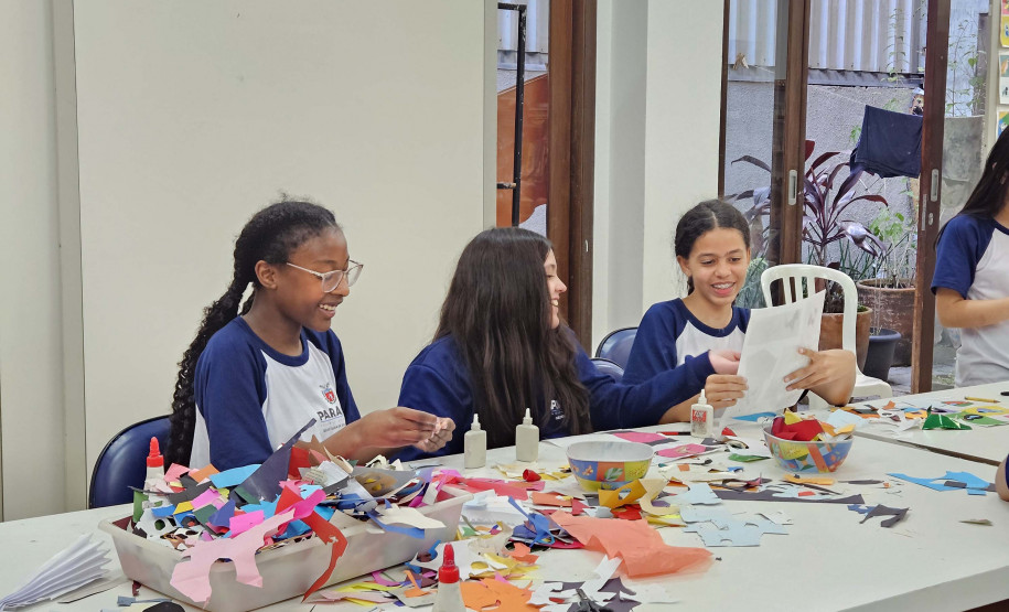 Centro Juvenil de Artes Plásticas oferece semanalmente vivência artística às escolas