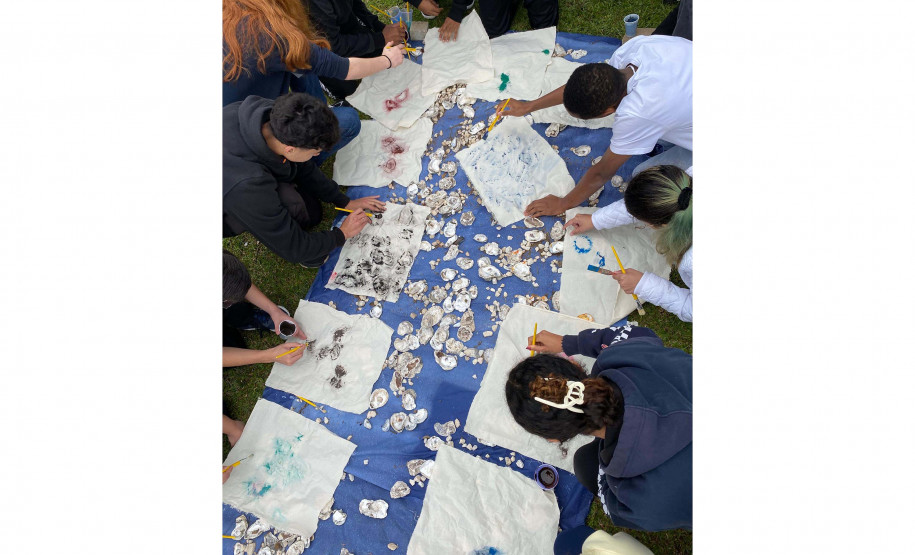 Museu de Arte Contemporânea do Paraná (MAC Paraná) - Primavera dos Museus - Entre sambaquis e caiçaras: oficina artística sobre território, memória e mudanças climáticas no litoral paranaense” – Com Thales Bispo – Na próxima terça-feira (23), das 14h às 16h, acontece a oficina artística com Thales Bispo que propõe uma vivência artística que une história, ecologia e pintura.