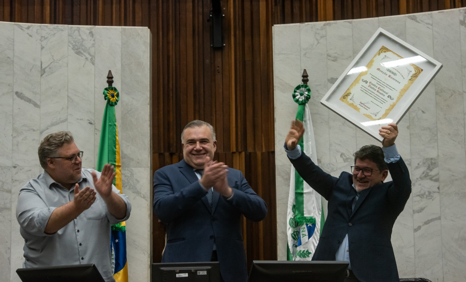 Assembleia Legislativa homenageia os 140 anos do Teatro Guaíra